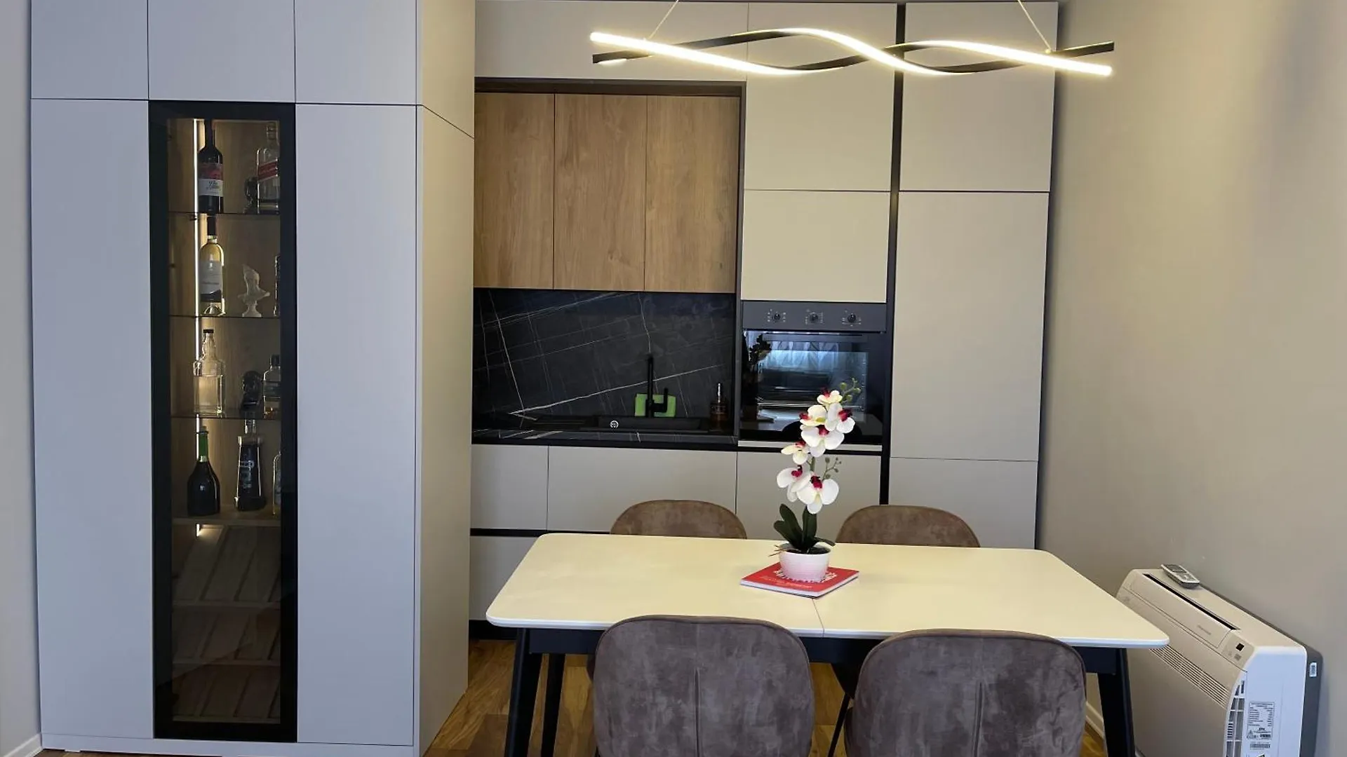 New Bazaar, Grand Apartment Tirana