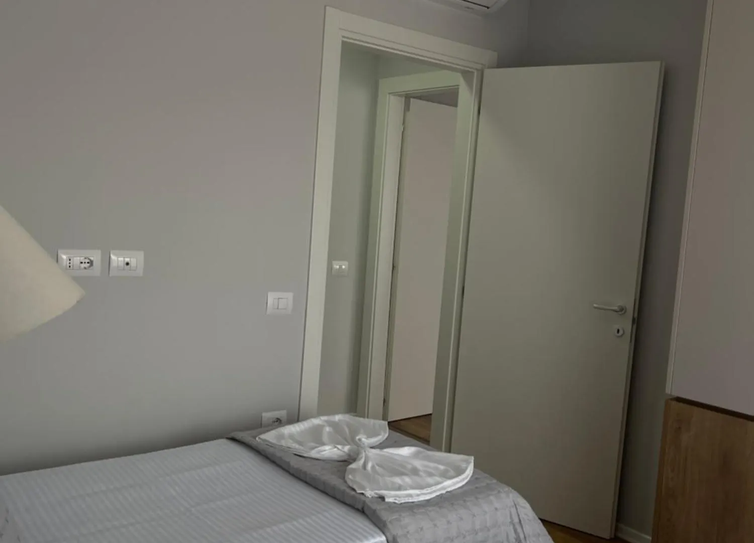 New Bazaar, Grand Apartment Tirana 0*,